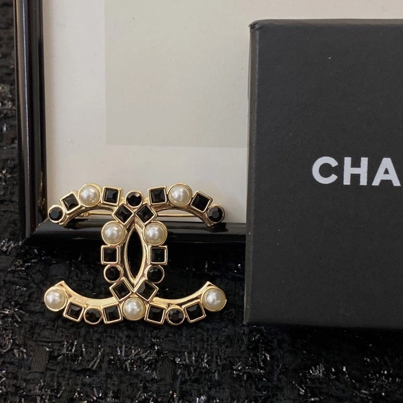 Chanel Brooches ZipUp 221767