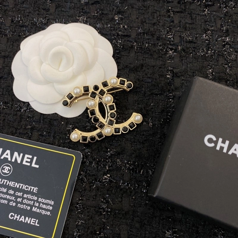 Chanel Brooches ZipUp 221767