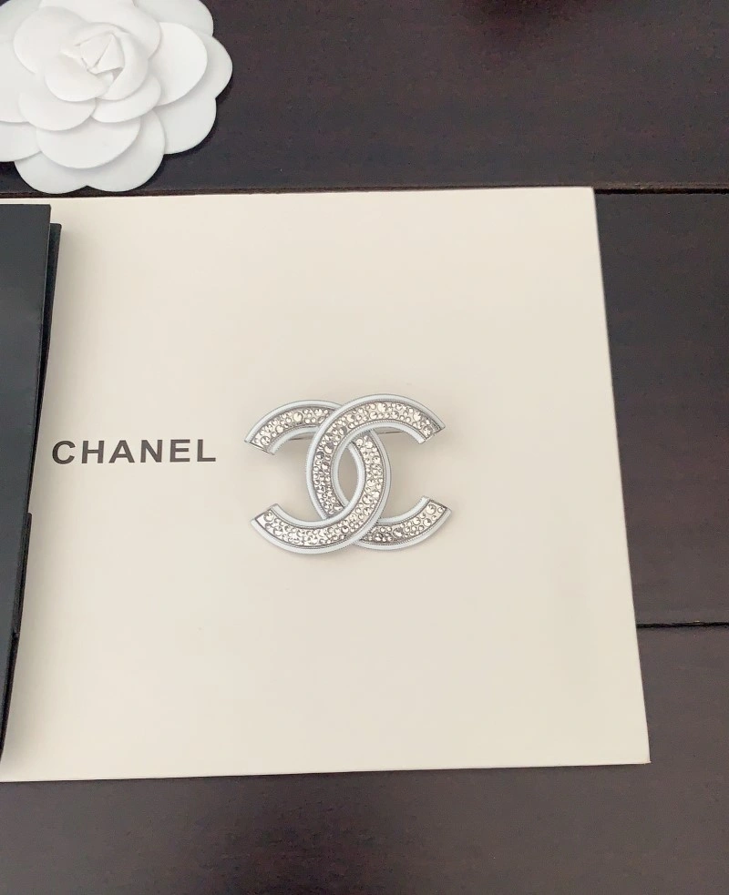 TravelReady Chanel Brooches 221824