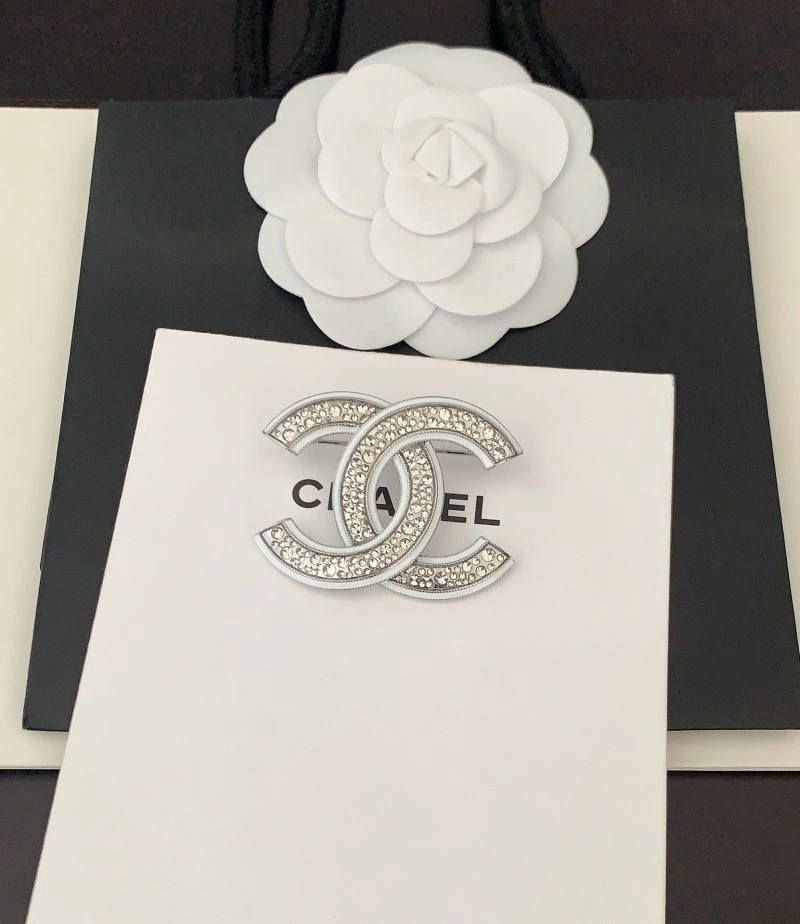 TravelReady Chanel Brooches 221824