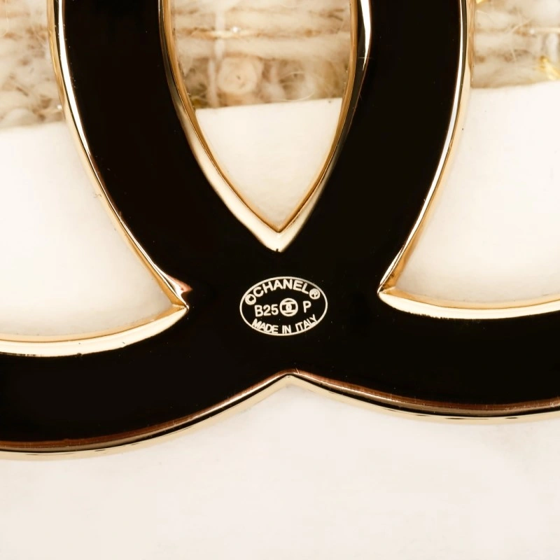 WellDesigned Chanel Brooches 221760