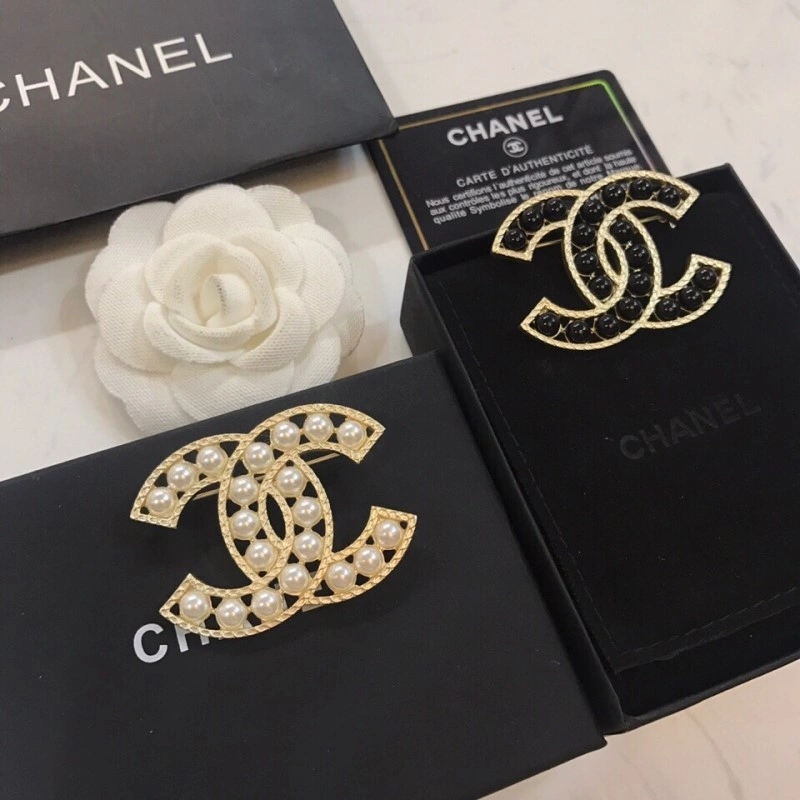 Chanel Brooches Bold 221789