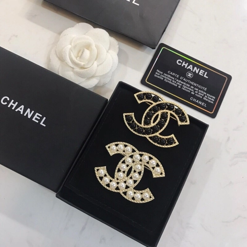 Chanel Brooches Bold 221789