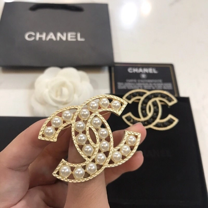 Chanel Brooches Bold 221789