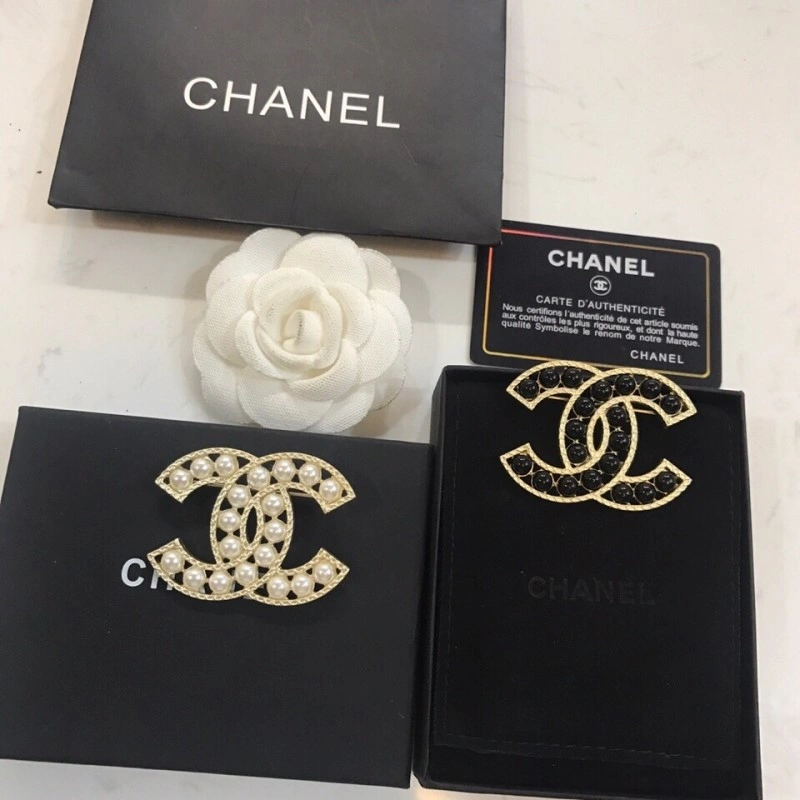 Chanel Brooches Bold 221789