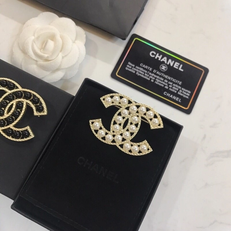 Chanel Brooches Bold 221789