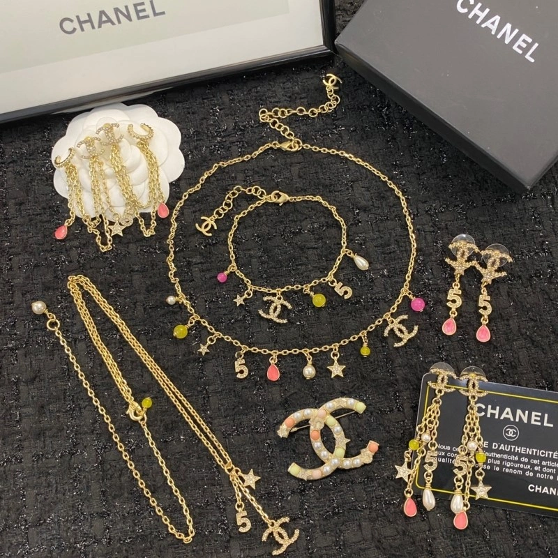 Chanel Brooches OnTrend 221757