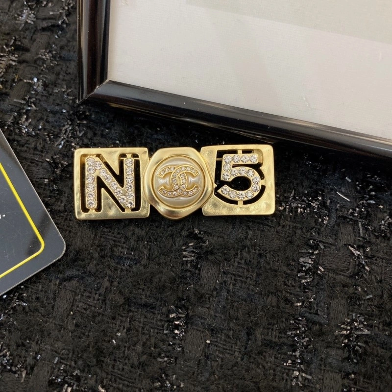 Reliable Chanel Brooches 221780