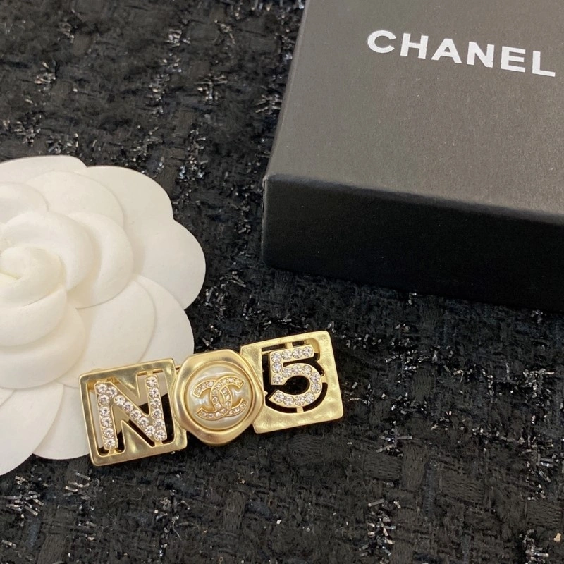 Reliable Chanel Brooches 221780