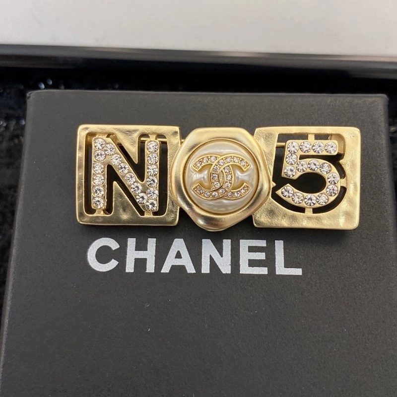 Reliable Chanel Brooches 221780