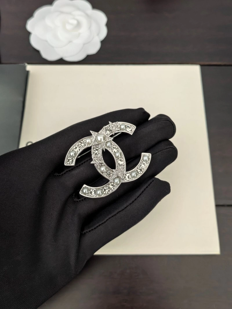 Premium Chanel Brooches 221768