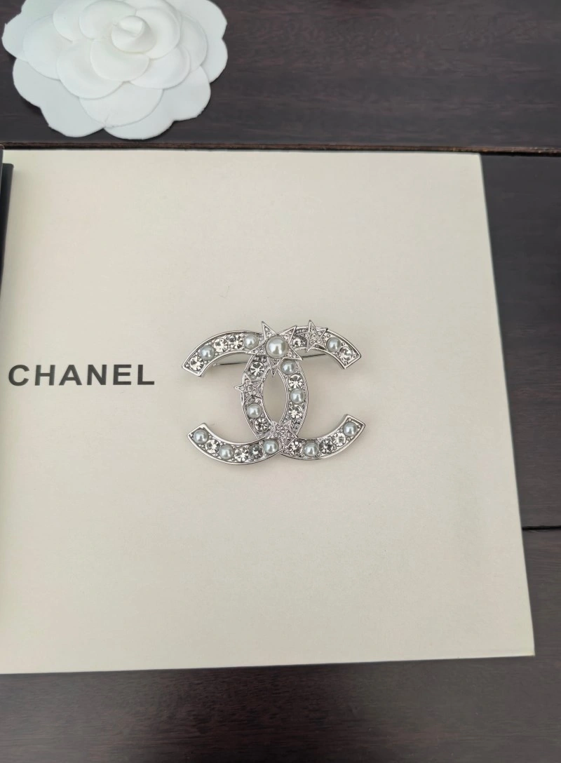 Premium Chanel Brooches 221768