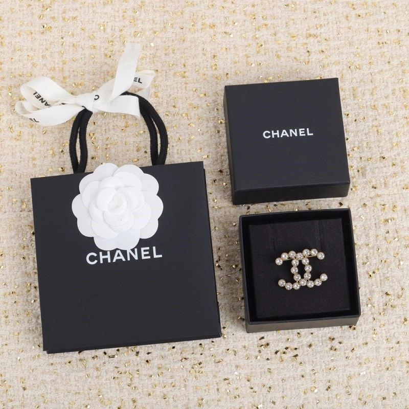 Reliable Chanel Brooches 221738