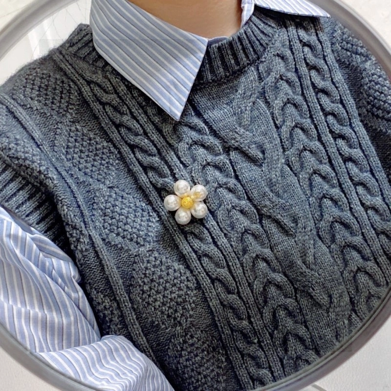 Practical Chanel Brooches 220406