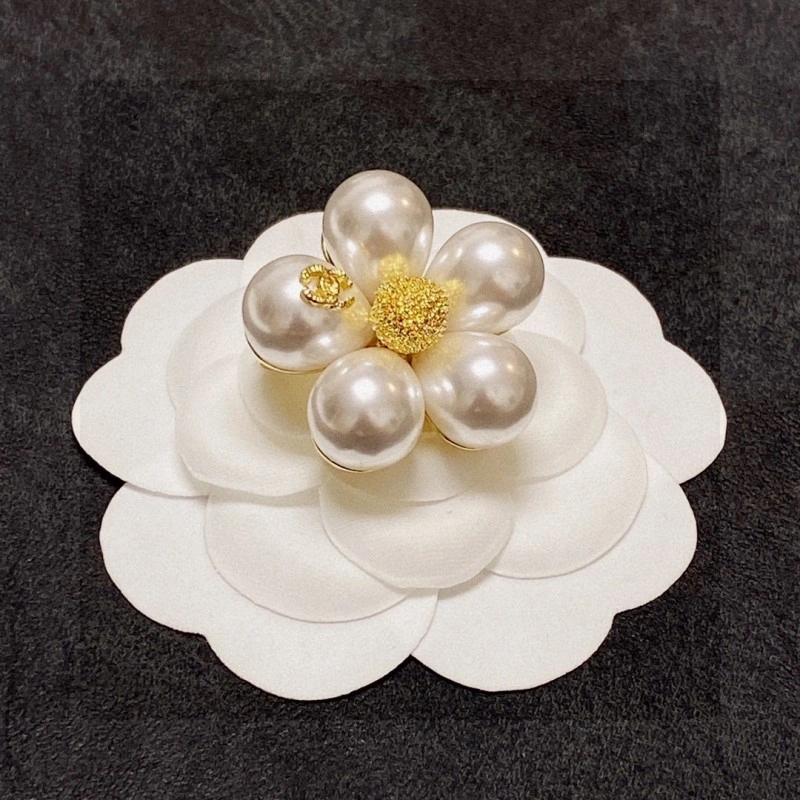 Practical Chanel Brooches 220406