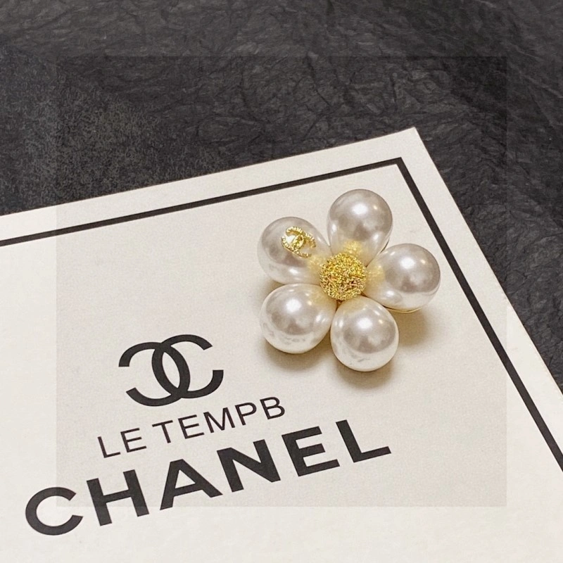 Practical Chanel Brooches 220406