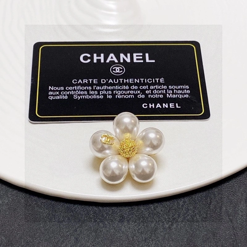 Practical Chanel Brooches 220406