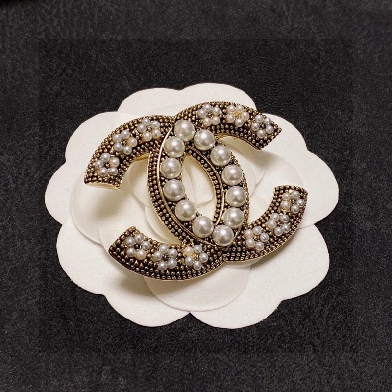 Breathable Chanel Brooches 220385