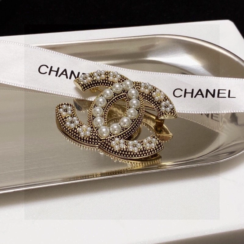 Breathable Chanel Brooches 220385