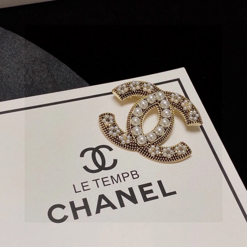 Breathable Chanel Brooches 220385