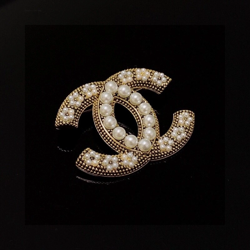 Breathable Chanel Brooches 220385