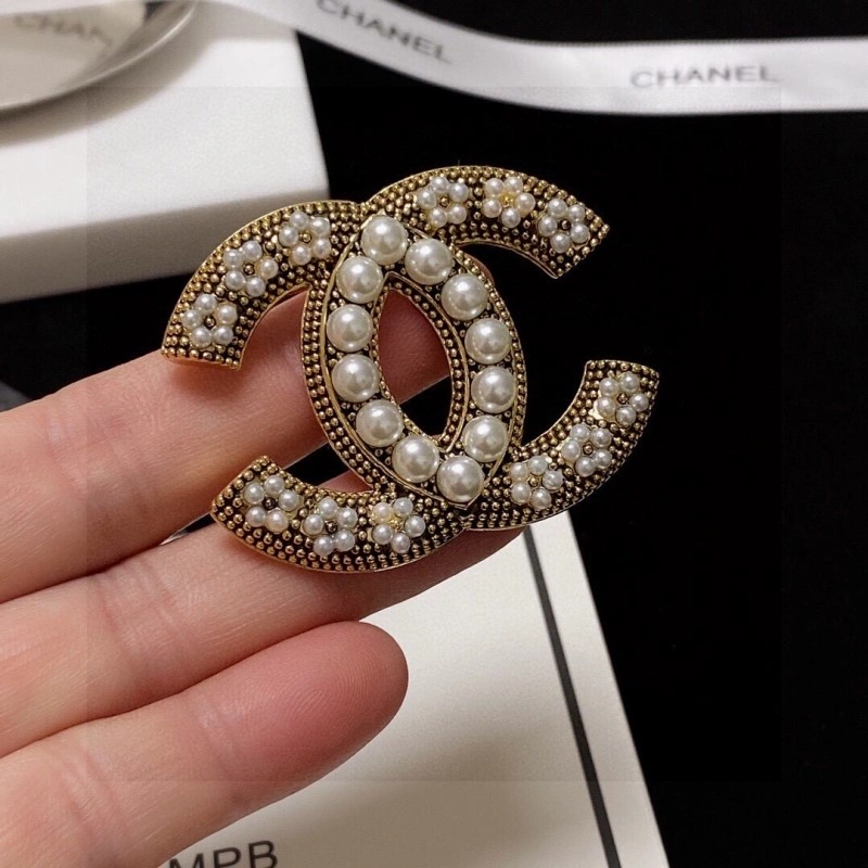 Breathable Chanel Brooches 220385