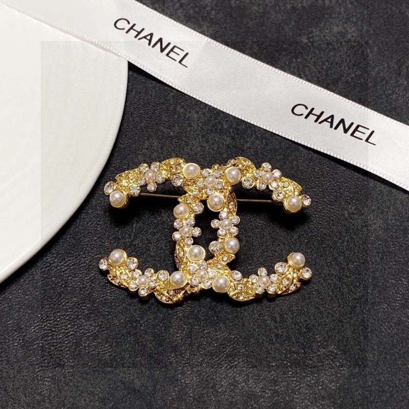 RelaxedFit Chanel Brooches 220388