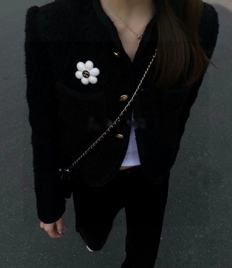TravelReady Chanel Brooches 220392