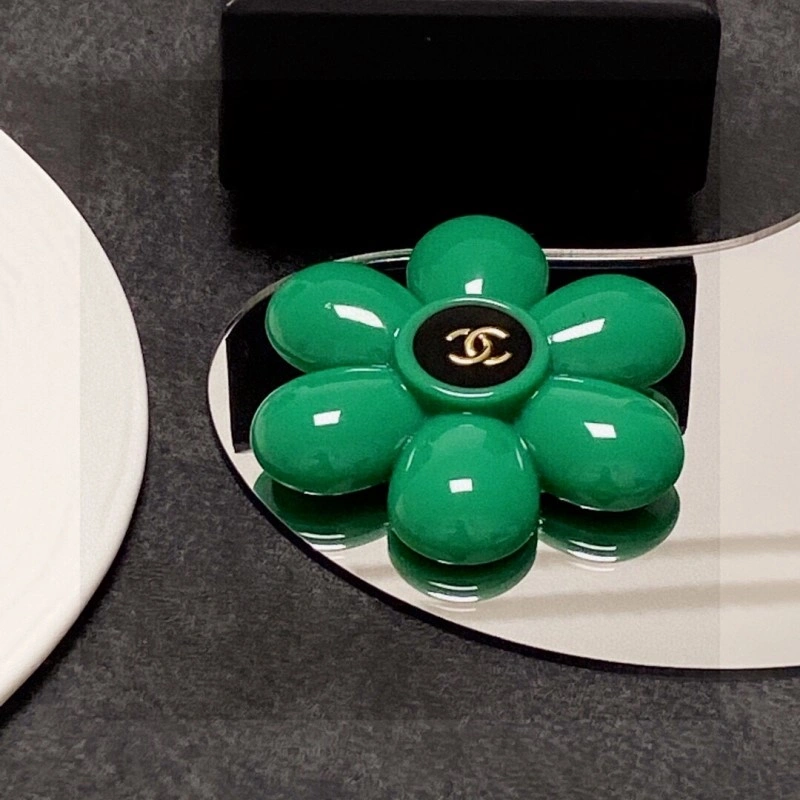 Chanel Brooches Refined 220399