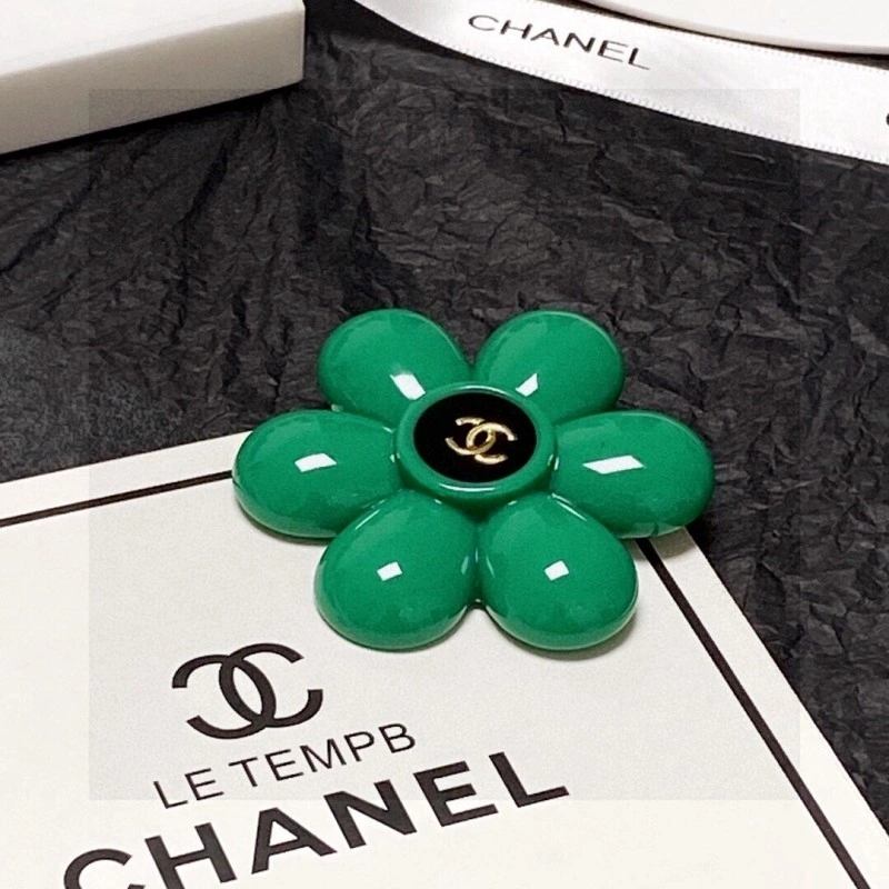 Chanel Brooches Refined 220399