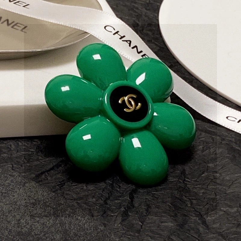 Chanel Brooches Refined 220399