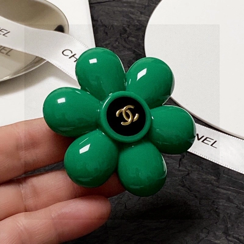 Chanel Brooches Refined 220399