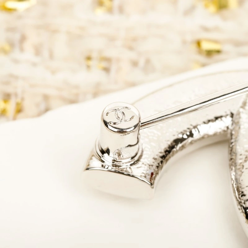 Chanel Brooches TravelReady 220387