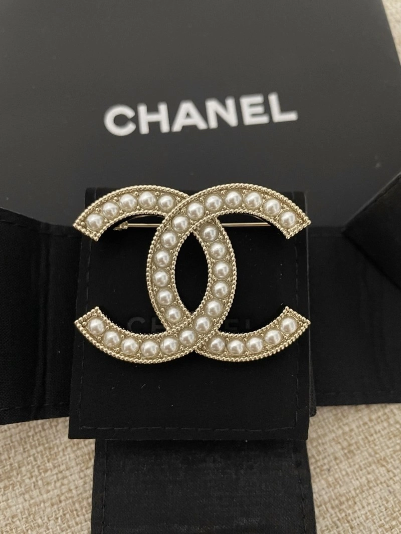 Functional Chanel Brooches 220384