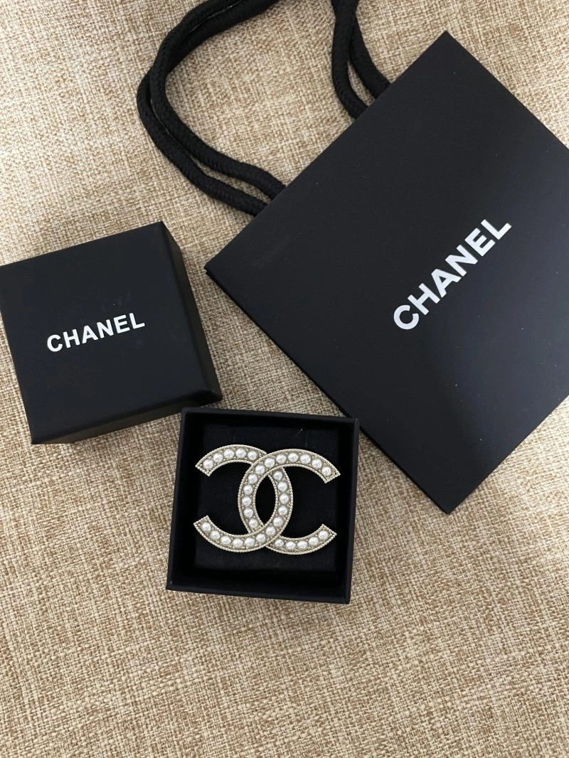 Functional Chanel Brooches 220384