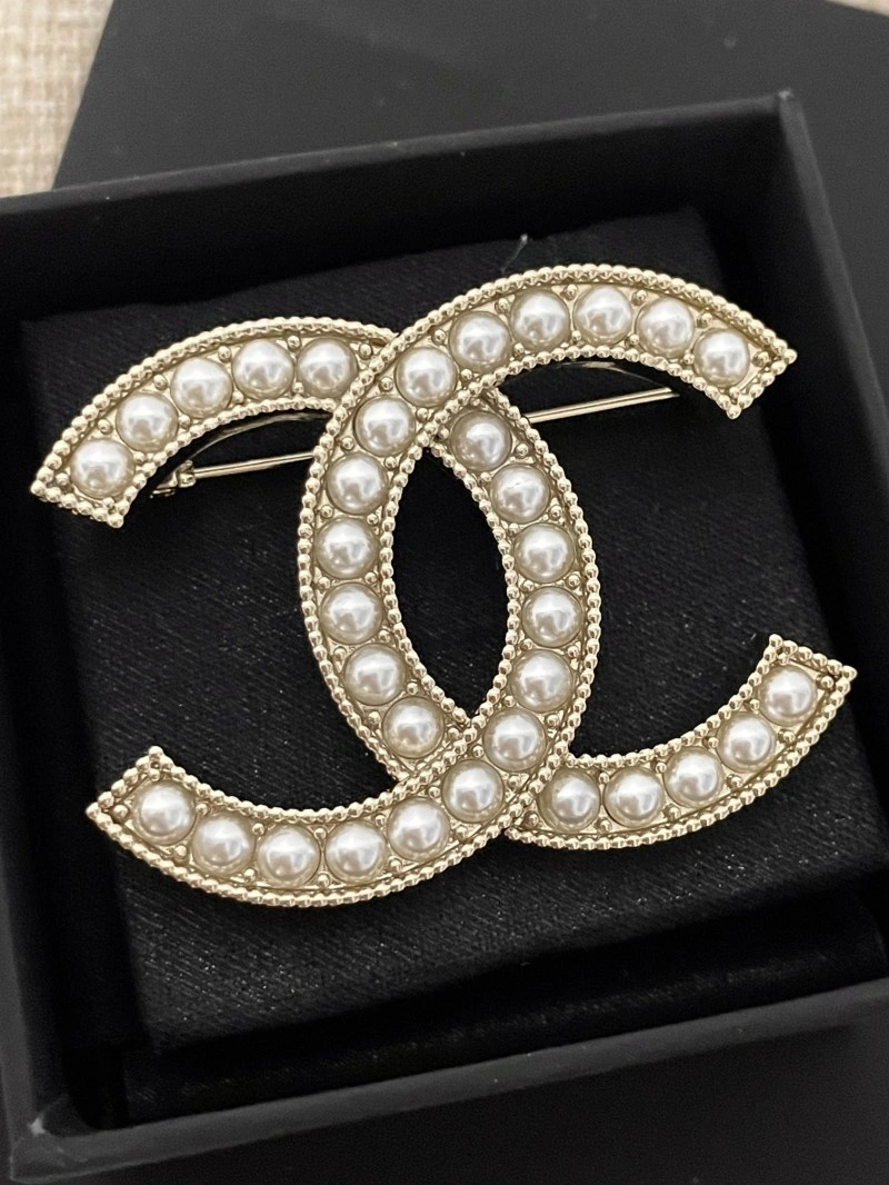Functional Chanel Brooches 220384