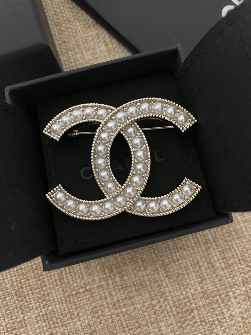 Functional Chanel Brooches 220384