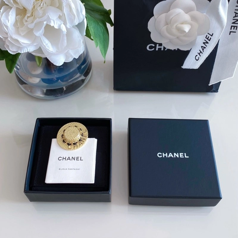 MoistureWicking Chanel Brooches 220373