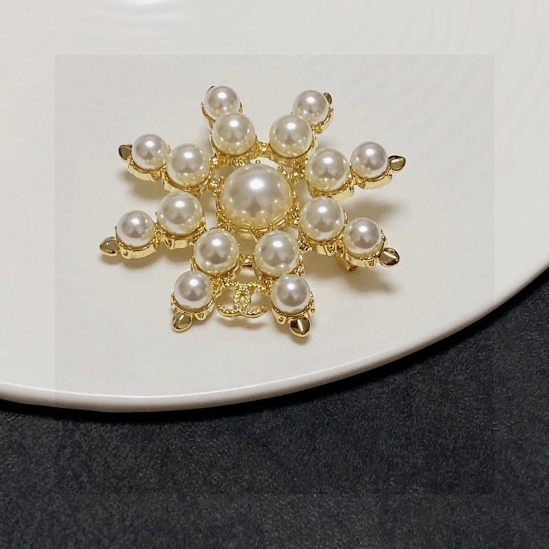 Chanel Brooches Sleek 220362