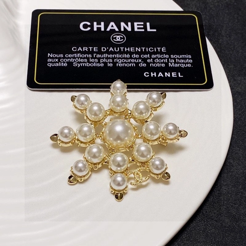 Chanel Brooches Sleek 220362