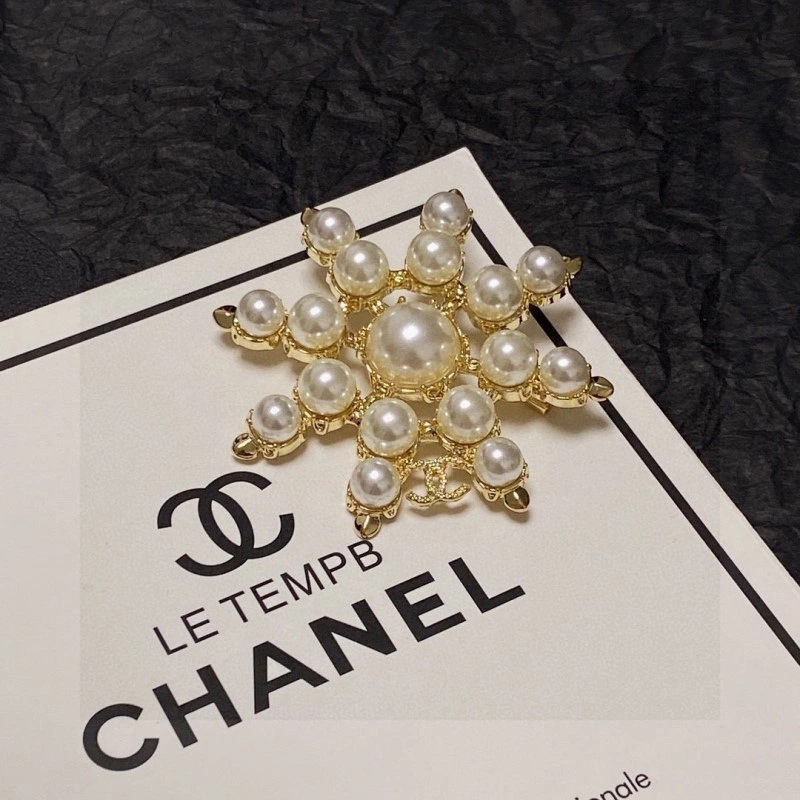 Chanel Brooches Sleek 220362