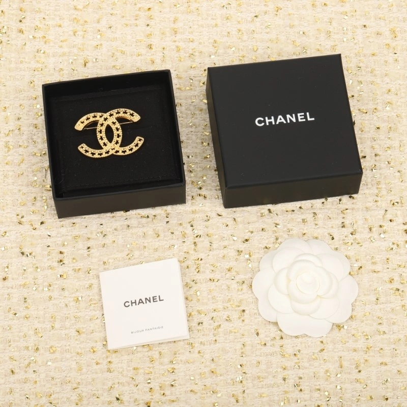 Chanel Brooches Refined 220372