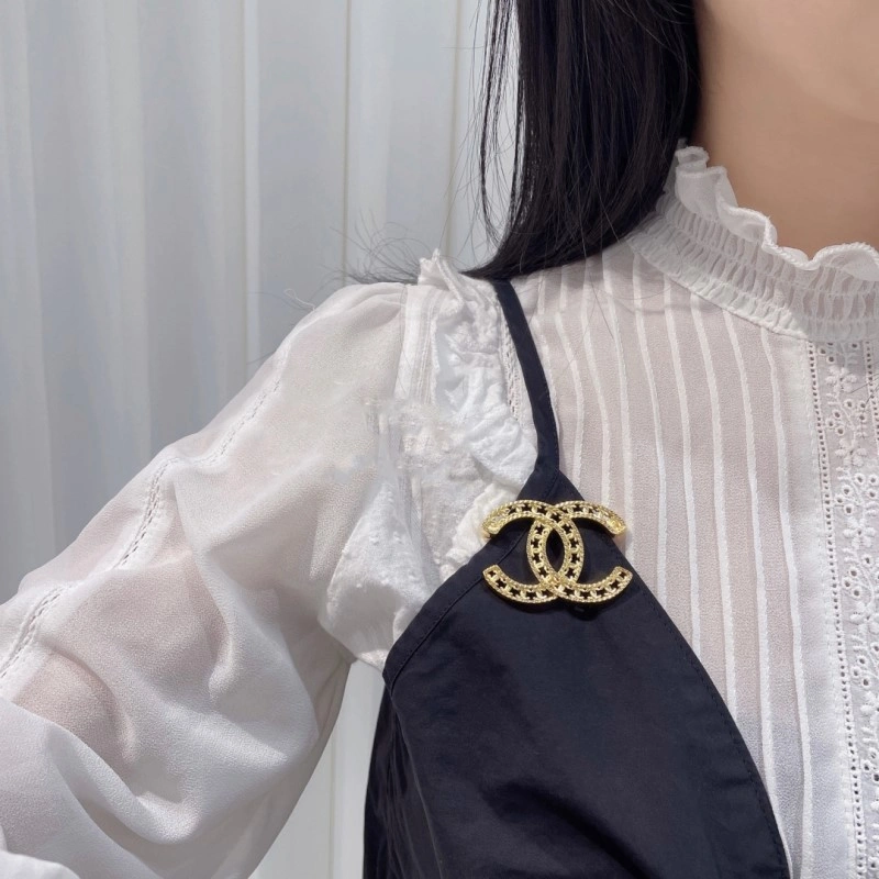 Chanel Brooches Refined 220372