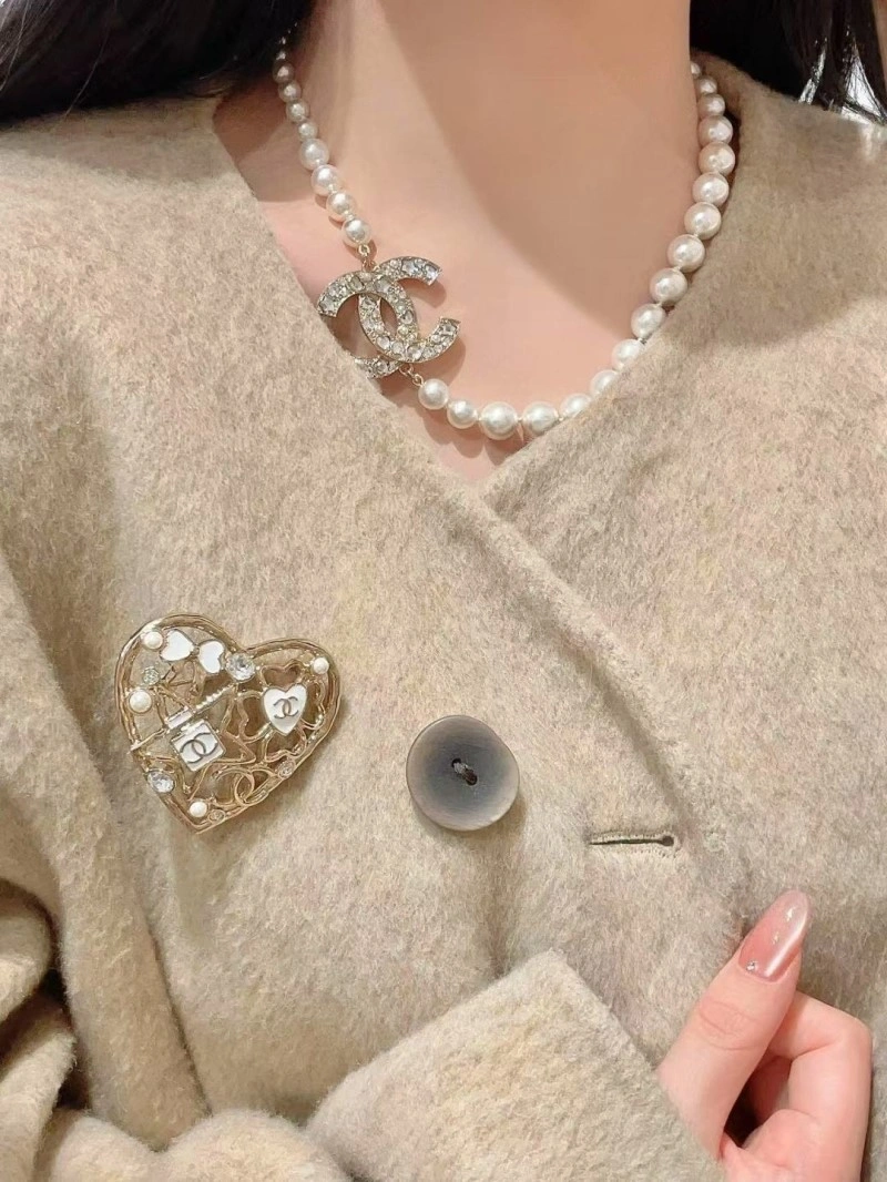 Chanel Brooches HighQuality 220361