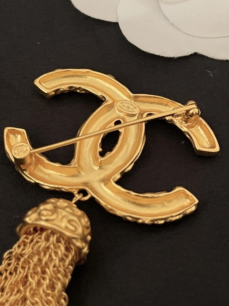 Chanel Brooches Fashionable 220357
