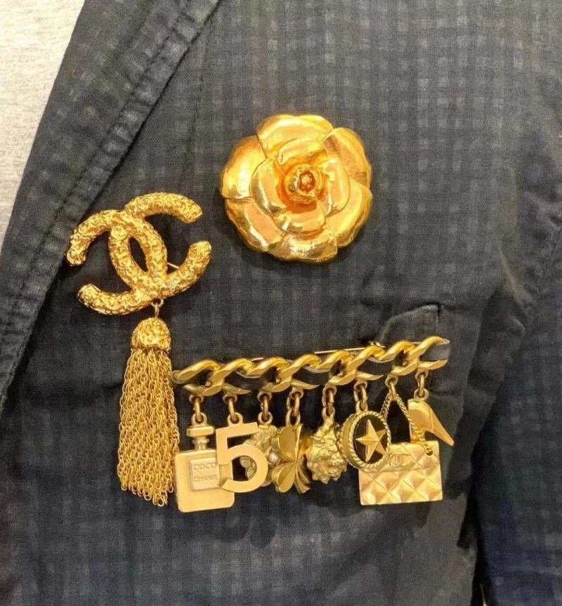 Chanel Brooches Fashionable 220357