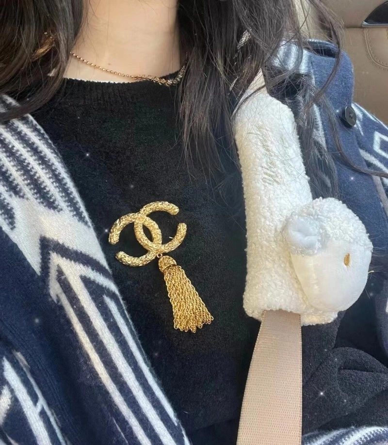 Chanel Brooches Fashionable 220357
