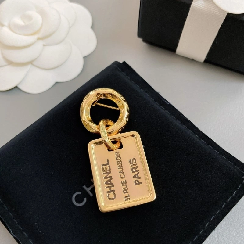 Sophisticated Chanel Brooches 220358