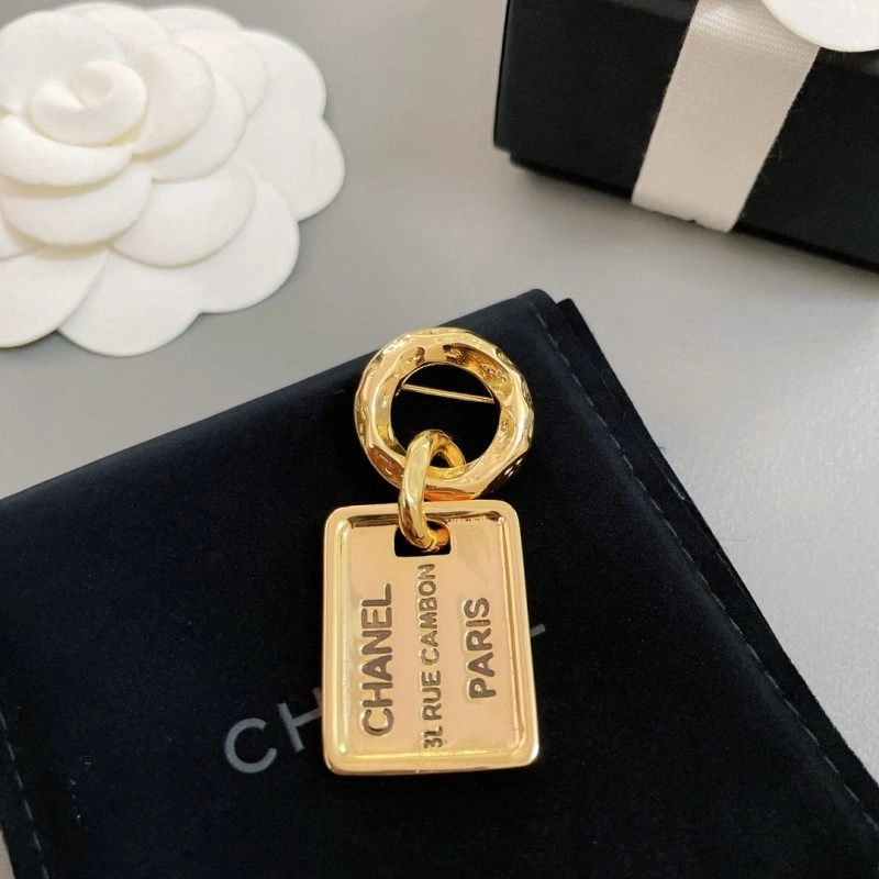 Sophisticated Chanel Brooches 220358
