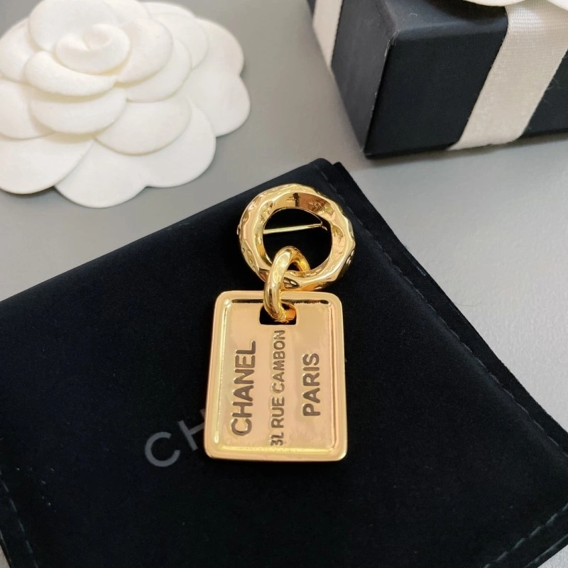 Sophisticated Chanel Brooches 220358